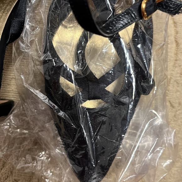 Gorgeous satin black shoes by Bally! So elegant! Size 7, very good comdition, - Picture 3 of 7